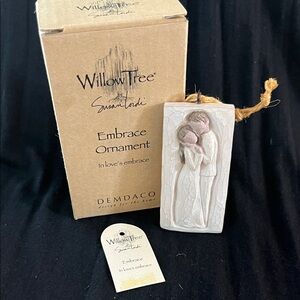 Willow Tree Embrace Ornament “In loves embrace” new in box